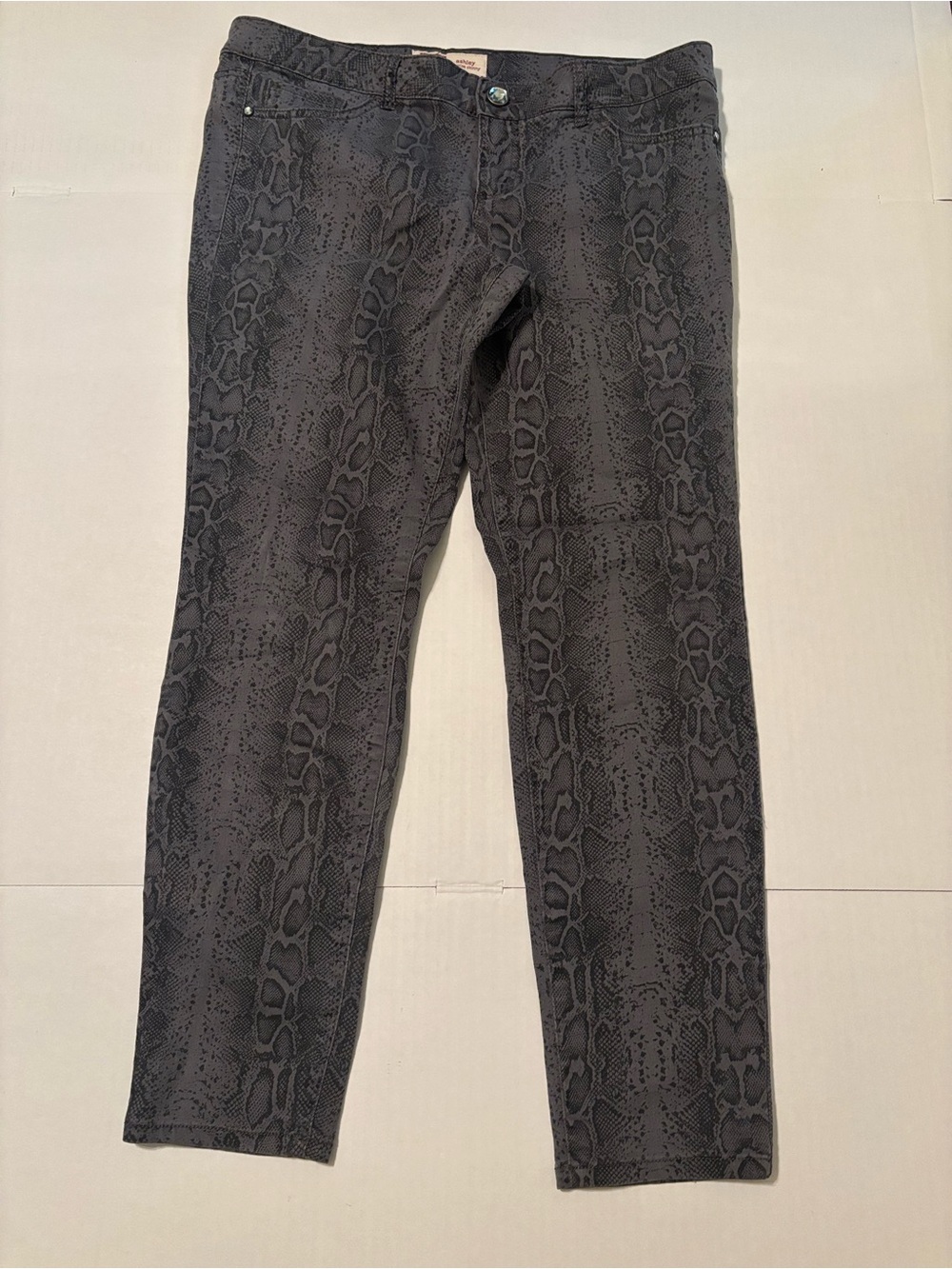 Women's Gray Snake Print Lei Ashley Low Rise Skinny -17R Jeans